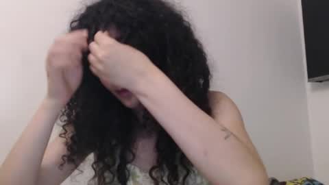 Snapshot of apolosbitch chatting on 06-03-26, 04:26 Nix online show from 06-03-26, 04:26