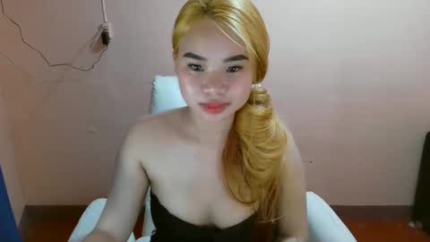 apple_pie23456 online show from 03-07-25, 08:11