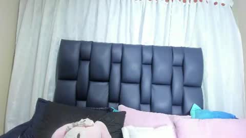 sofi y kevin online show from 06-17-26, 01:01