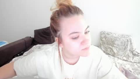 appleyummybuns online show from 06-30-26, 11:11