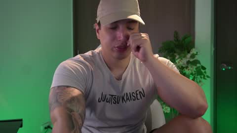 Snapshot of appolo_allen chatting on 12-19-24, 07:40 insta appolo master online show from 12-19-24, 07:40