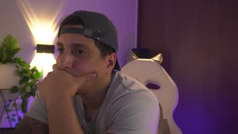 Snapshot of appolo_allen chatting on 02-03-25, 04:25 insta appolo master online show from 02-03-25, 04:25