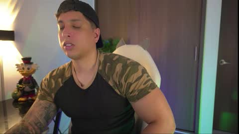 Snapshot of appolo_allen chatting on 10-26-25, 05:46 insta appolo master online show from 10-26-25, 05:46