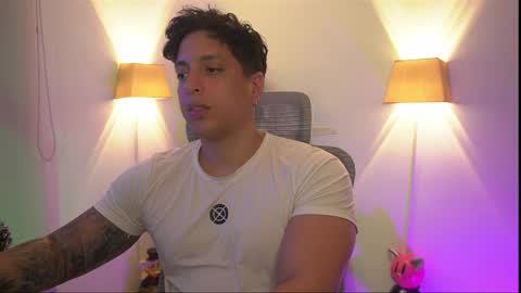 Snapshot of appolo_allen chatting on 11-30-25, 05:11 insta appolo master online show from 11-30-25, 05:11