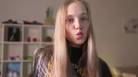  REYNA  my friend   online show from 11-21-25, 04:16