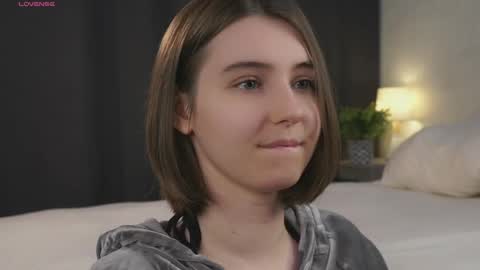 Meghan online show from 04-12-26, 01:05