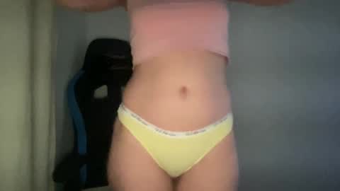 Snapshot of april2020cute chatting on 01-30-25, 04:55 April online show from 01-30-25, 04:55