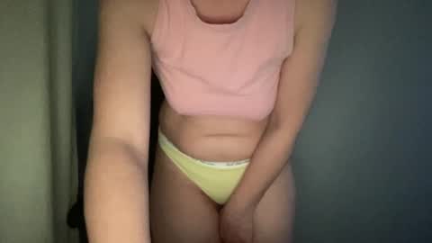 Snapshot of april2020cute chatting on 02-18-25, 05:53 April online show from 02-18-25, 05:53