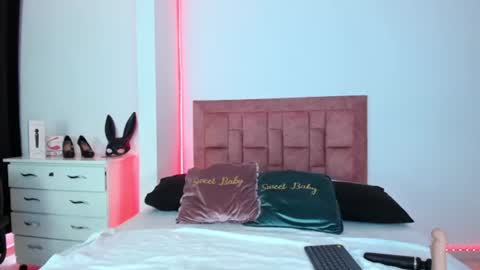 april collinsxx online show from 07-06-26, 08:11