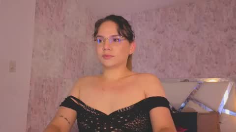 Snapshot of april_summer_ chatting on 05-20-26, 08:48 Isabella online show from 05-20-26, 08:48