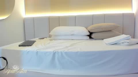 Snapshot of aprilalen chatting on 11-27-25, 05:31 April online show from 11-27-25, 05:31