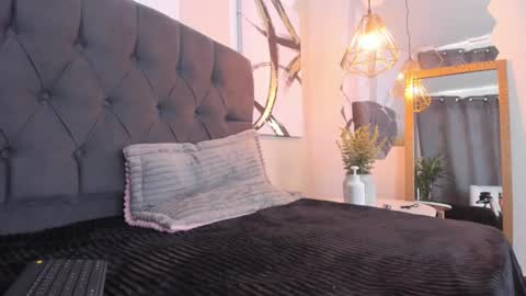 Cris online show from 02-28-25, 03:59