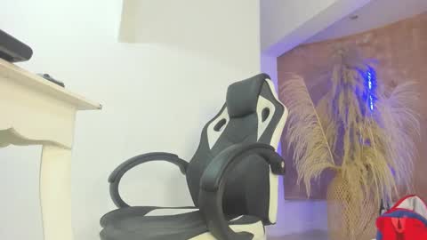 aprill_fox online show from 12-26-24, 12:16