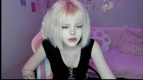 Snapshot of aprilspark chatting on 07-15-26, 08:36 Alice D online show from 07-15-26, 08:36