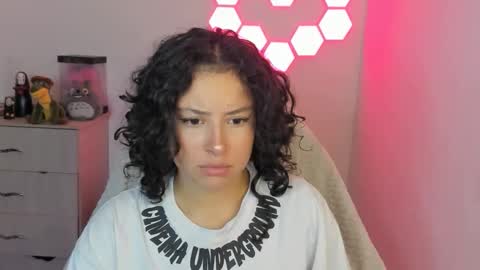 aqua emilly online show from 11-05-25, 11:05