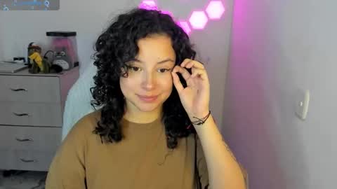 aqua emilly online show from 11-26-25, 11:50