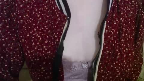 Snapshot of aquanarmin chatting on 12-20-25, 04:52 Josefin online show from 12-20-25, 04:52