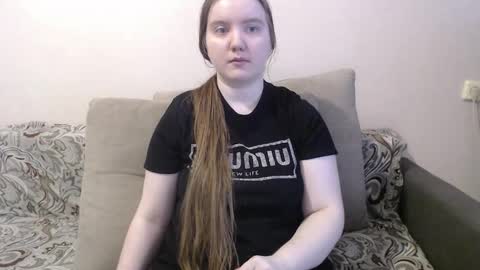 Snapshot of aquanarmin chatting on 03-27-26, 04:29 Josefin online show from 03-27-26, 04:29