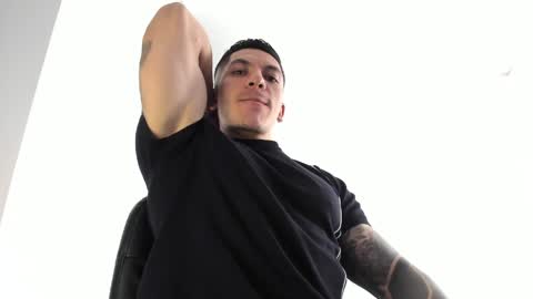 Snapshot of aquiles_51 chatting on 04-24-26, 05:26 Jonathan online show from 04-24-26, 05:26