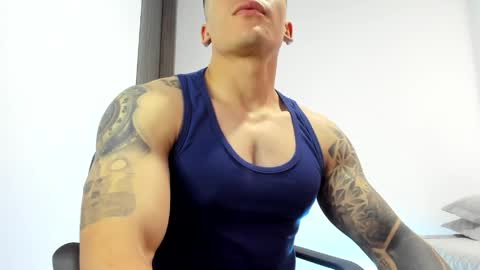 Snapshot of aquiles_51 chatting on 06-06-26, 07:51 Jonathan online show from 06-06-26, 07:51