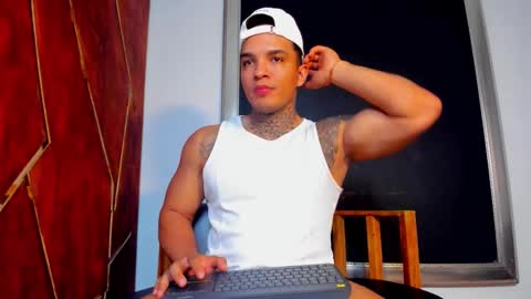 Snapshot of aquiles_elpapi chatting on 10-31-25, 05:30 AquilesElpapi online show from 10-31-25, 05:30