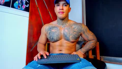 Snapshot of aquiles_elpapi chatting on 11-23-25, 01:16 AquilesElpapi online show from 11-23-25, 01:16
