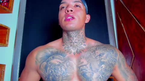 Snapshot of aquiles_elpapi chatting on 03-30-26, 01:45 AquilesElpapi online show from 03-30-26, 01:45