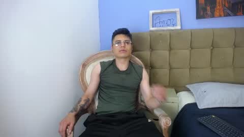 Snapshot of aquilestaylor chatting on 06-15-26, 01:13 aquilestaylor online show from 06-15-26, 01:13
