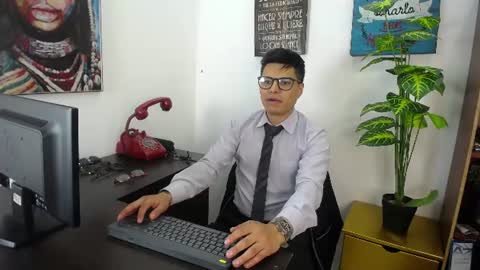 Snapshot of aquilestaylor chatting on 06-24-26, 12:26 aquilestaylor online show from 06-24-26, 12:26