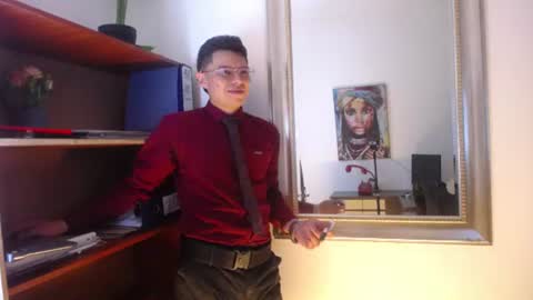 Snapshot of aquilestaylor chatting on 07-17-26, 12:34 aquilestaylor online show from 07-17-26, 12:34