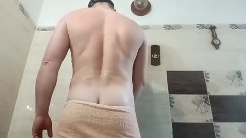 Snapshot of aquinn2000 chatting on 02-26-25, 06:37 aquinn2000 online show from 02-26-25, 06:37