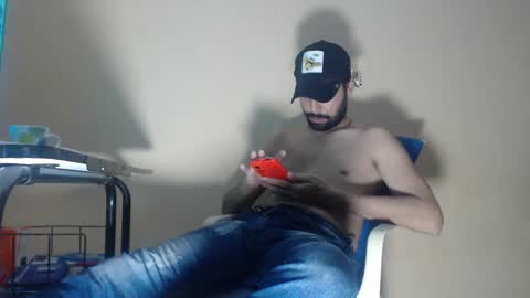 Snapshot of arabebigcock chatting on 10-11-25, 11:36 ARABE online show from 10-11-25, 11:36