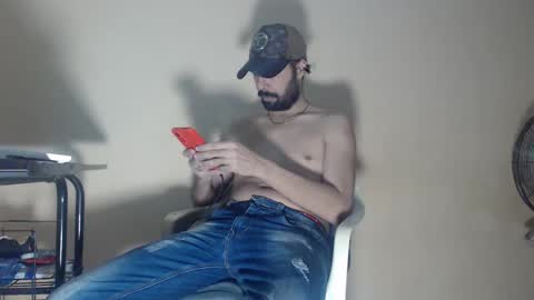 Snapshot of arabebigcock chatting on 10-19-25, 06:03 ARABE online show from 10-19-25, 06:03