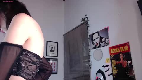 Arabella online show from 03-11-25, 02:32