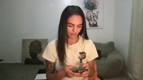 Snapshot of arabianprincess37 chatting on 10-15-25, 04:01 arabianprincess37 online show from 10-15-25, 04:01