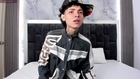 Snapshot of arceluuz chatting on 02-07-25, 07:06 Arceluz online show from 02-07-25, 07:06