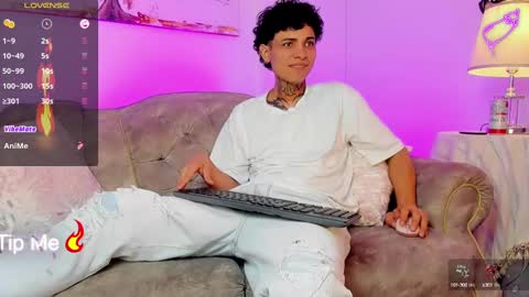 Snapshot of arceluuz chatting on 02-22-25, 08:42 Arceluz online show from 02-22-25, 08:42