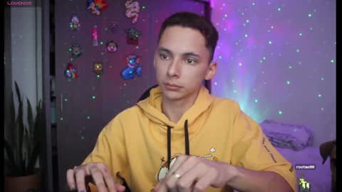 Snapshot of archi_love chatting on 02-05-25, 01:11 ARCHIBALDO online show from 02-05-25, 01:11