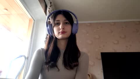 Mia online show from 12-03-25, 11:08