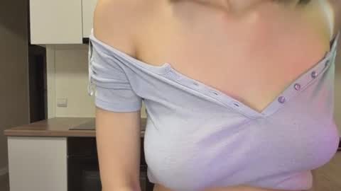 Caroline online show from 07-28-26, 06:20