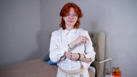 Snapshot of ardithterrio chatting on 12-17-25, 07:03 Lilly online show from 12-17-25, 07:03