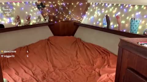 Snapshot of areolasky chatting on 10-22-25, 05:02 Areola Sky online show from 10-22-25, 05:02