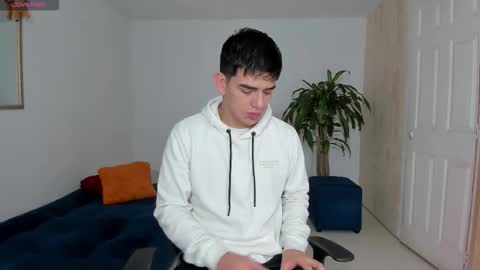 Snapshot of ares_johnsonn chatting on 10-25-25, 11:07 Ares online show from 10-25-25, 11:07