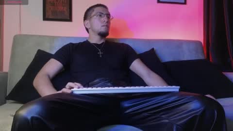 Mateo online show from 04-18-26, 02:10