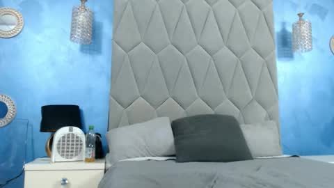 aretialisya online show from 10-31-25, 06:14