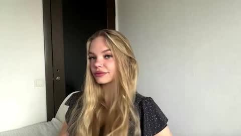 Amelia online show from 11-08-25, 05:51