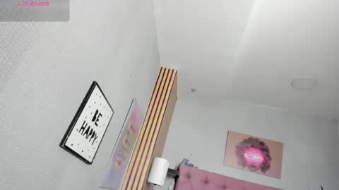 Snapshot of aria__monroe chatting on 03-18-26, 11:24 aria__monroe online show from 03-18-26, 11:24