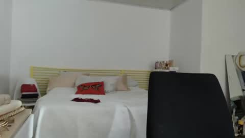 Snapshot of aria_andradee chatting on 09-26-25, 03:10 aria_andradee online show from 09-26-25, 03:10