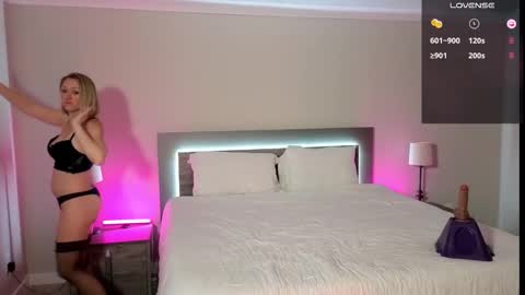 Aria B online show from 11-17-25, 01:33