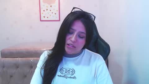 Snapshot of aria_ch1 chatting on 01-08-26, 10:56 Aria online show from 01-08-26, 10:56